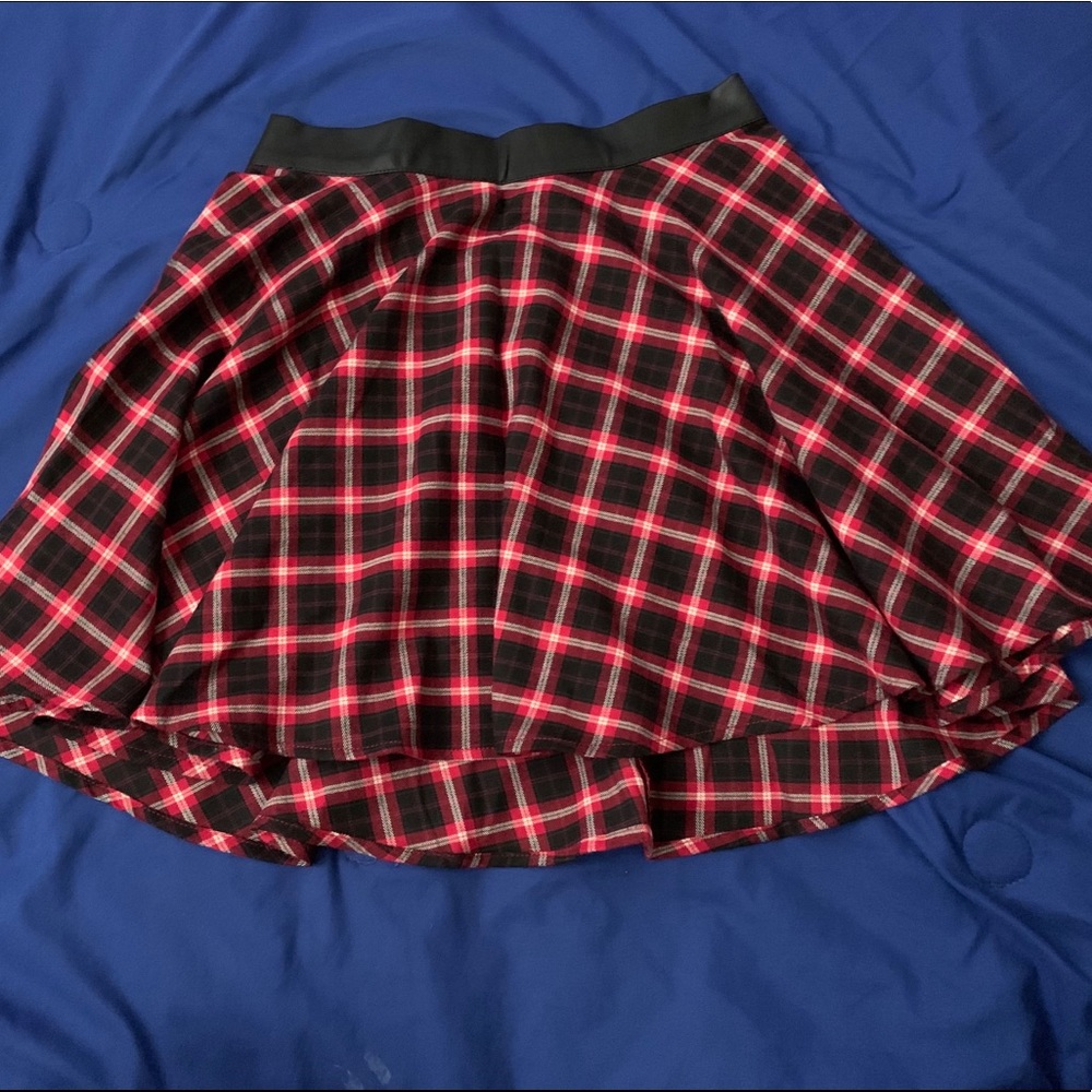 Forever 21 Red/Black/White Plaid Skirt